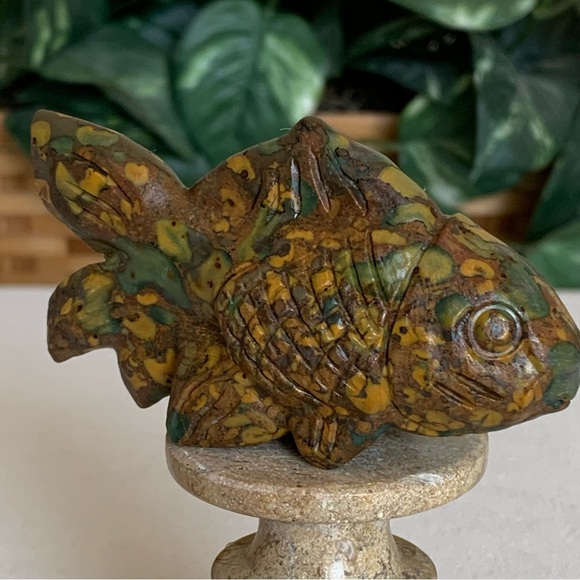 Ajooba Fruit Jasper Goldfish Carving Stone Fish Figurine Carved Animal Pet 3.25" - Picture 9 of 16